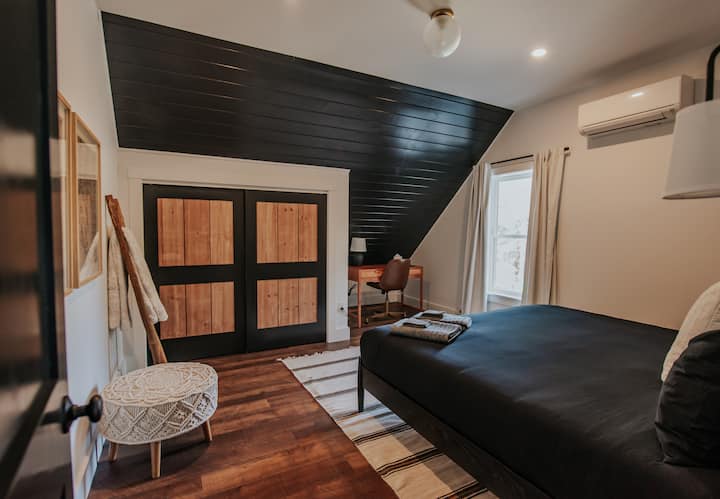 Dedicated workspace in King Bedroom