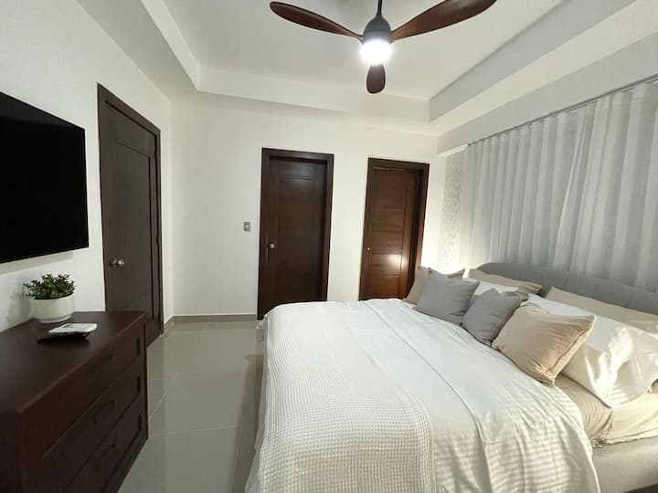 Dhomë gjumi me krevat dopio "queen", kondicioner / dhomë gjumi me krevat dopio "queen". 