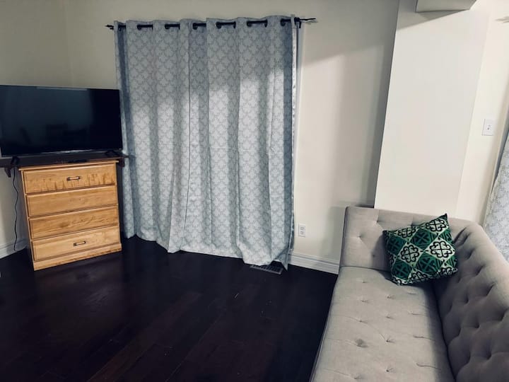 Guildwood Stays - 3 Bedroom Beautiful Home - Pickering