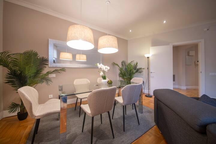 Superior Three Bedroom Apartment Passeig de Gracia gallery image 4