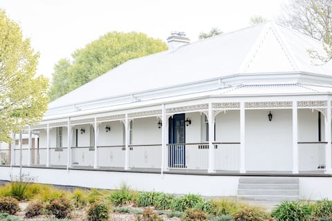 Popular Airbnb listing: The Welcome Inn | Central Orange | Pet friendly in Orange