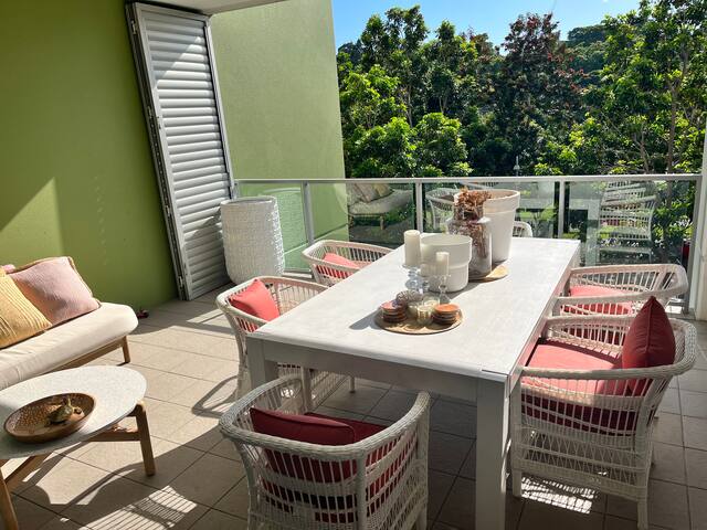 CBD Luxury Spacious Family Friendly gallery image 4