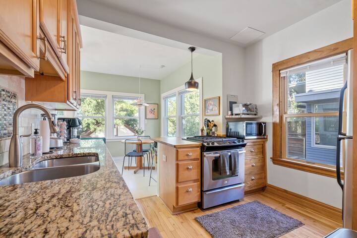 Linden Hills Family Friendly Home gallery image 5