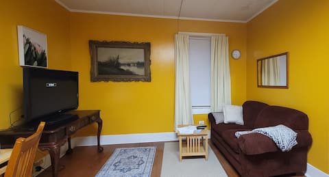 Popular Airbnb listing: Private apt w/kitchen, between Mobile & Pascagoula in Mobile