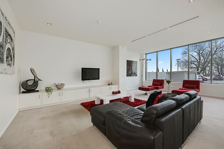 Apartment at Two Eight Seven