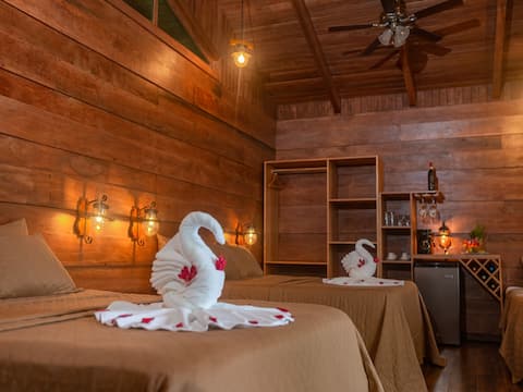 Deluxe Doble Tree House