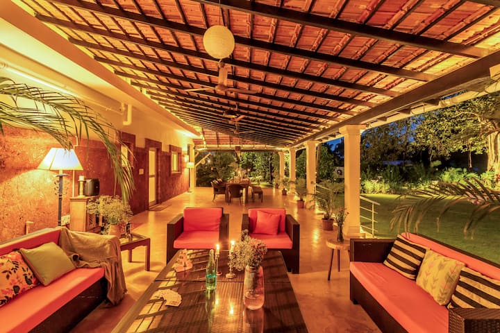 Dining area image 3