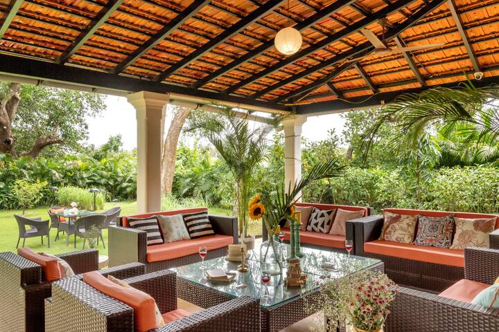 Dining area image 1
