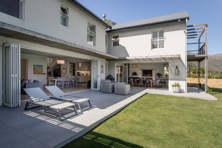 Villa at Constantia Nek gallery image 4