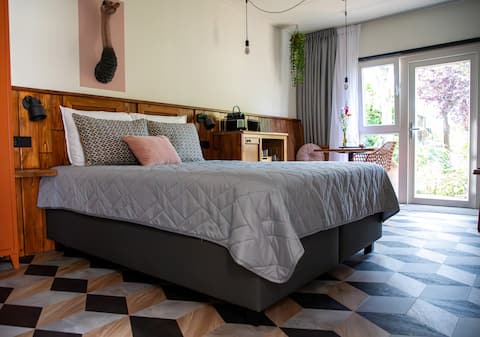 Top performing Airbnb: B&B Joli met privé wellness in Wijk 01 Wemeldinge