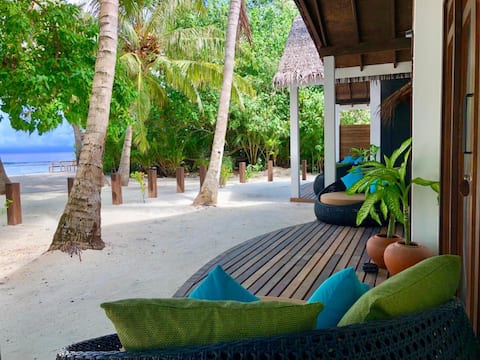 2x Beachfront Villas in Dhigurah
