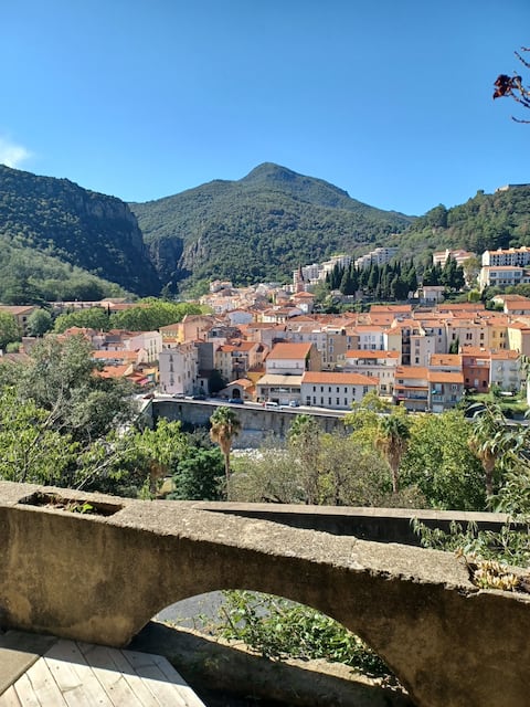 nice f2, quiet, breathtaking view