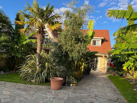 Beautiful spacious property in an exotic setting