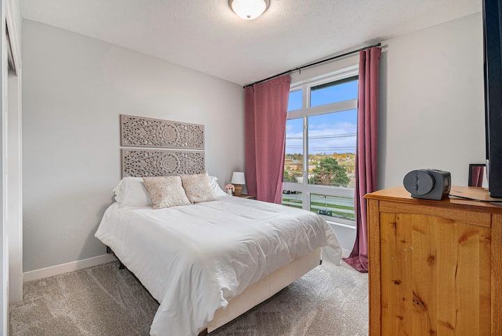 Dhoma e dytë e gjumit me krevat dopio "queen"