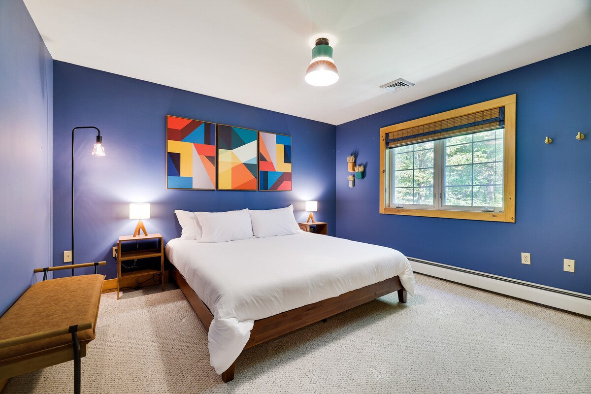 卧室2宽敞，配备一张宽敞的床