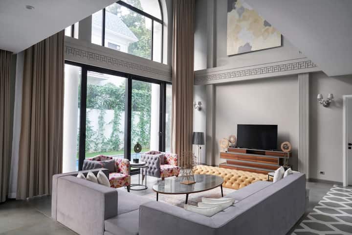 Living room image 6