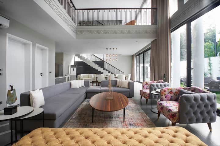 Living room image 2