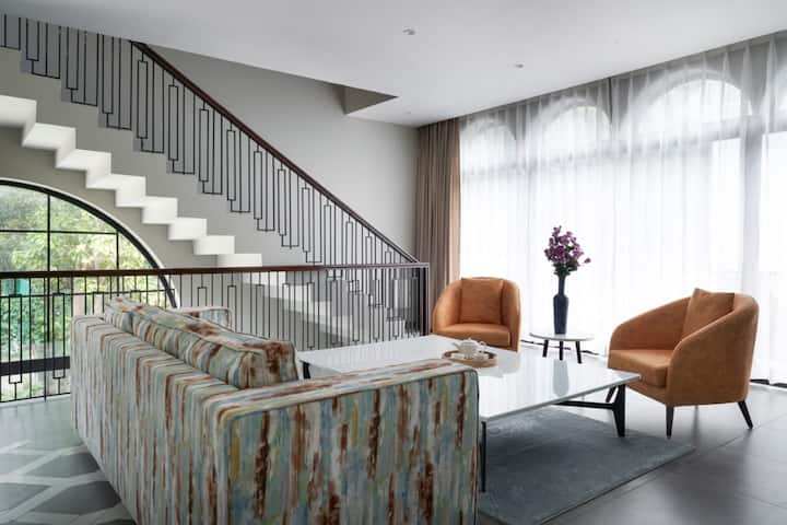 Living room image 10