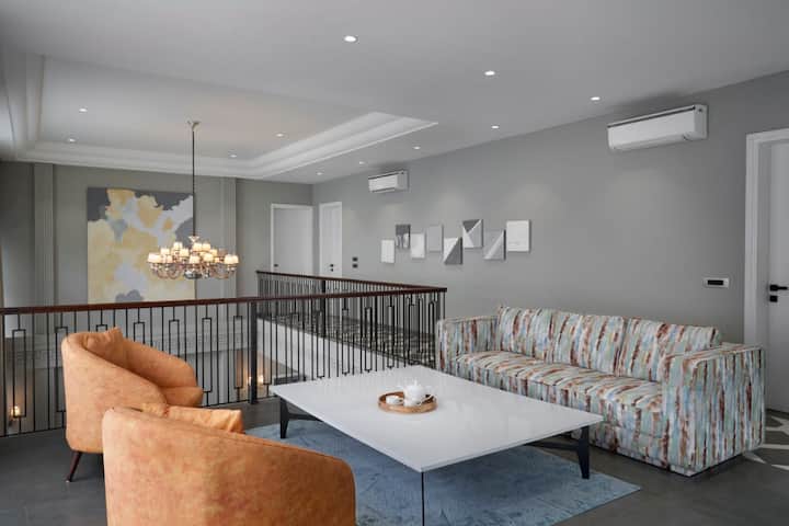 Living room image 4