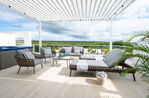 Luxury 230sqm Beachfront Penthouse Aqua Esmeralda