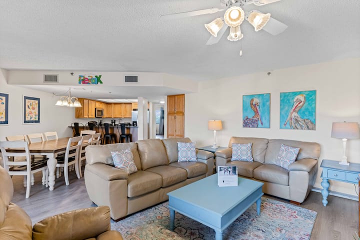Reef Club Unit 205, Beachfront Condo! - Indian Rocks Beach, FL