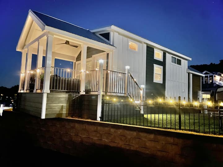 C71 Stay Awhile Tiny Home Tiny houses for Rent in Sherrills Ford