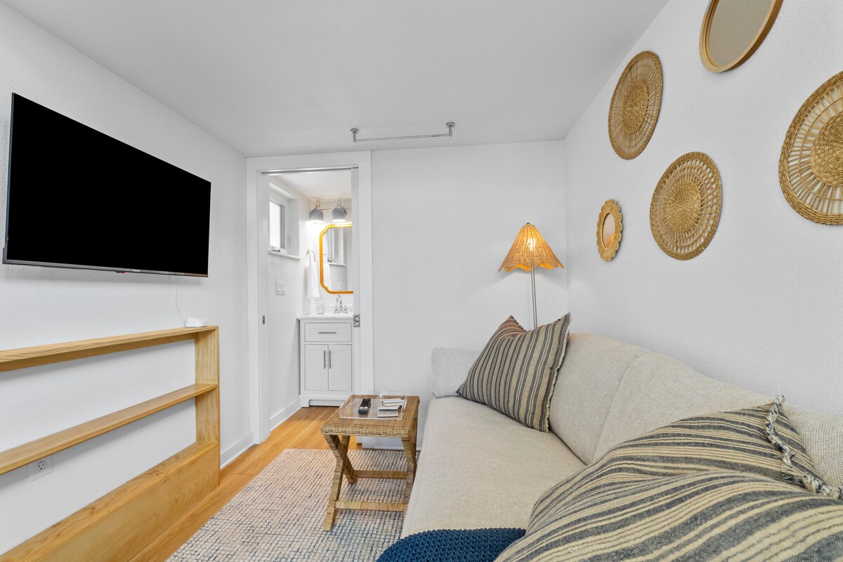 Bright & Spacious Stay: A+ Deck & Greenbelt Views!