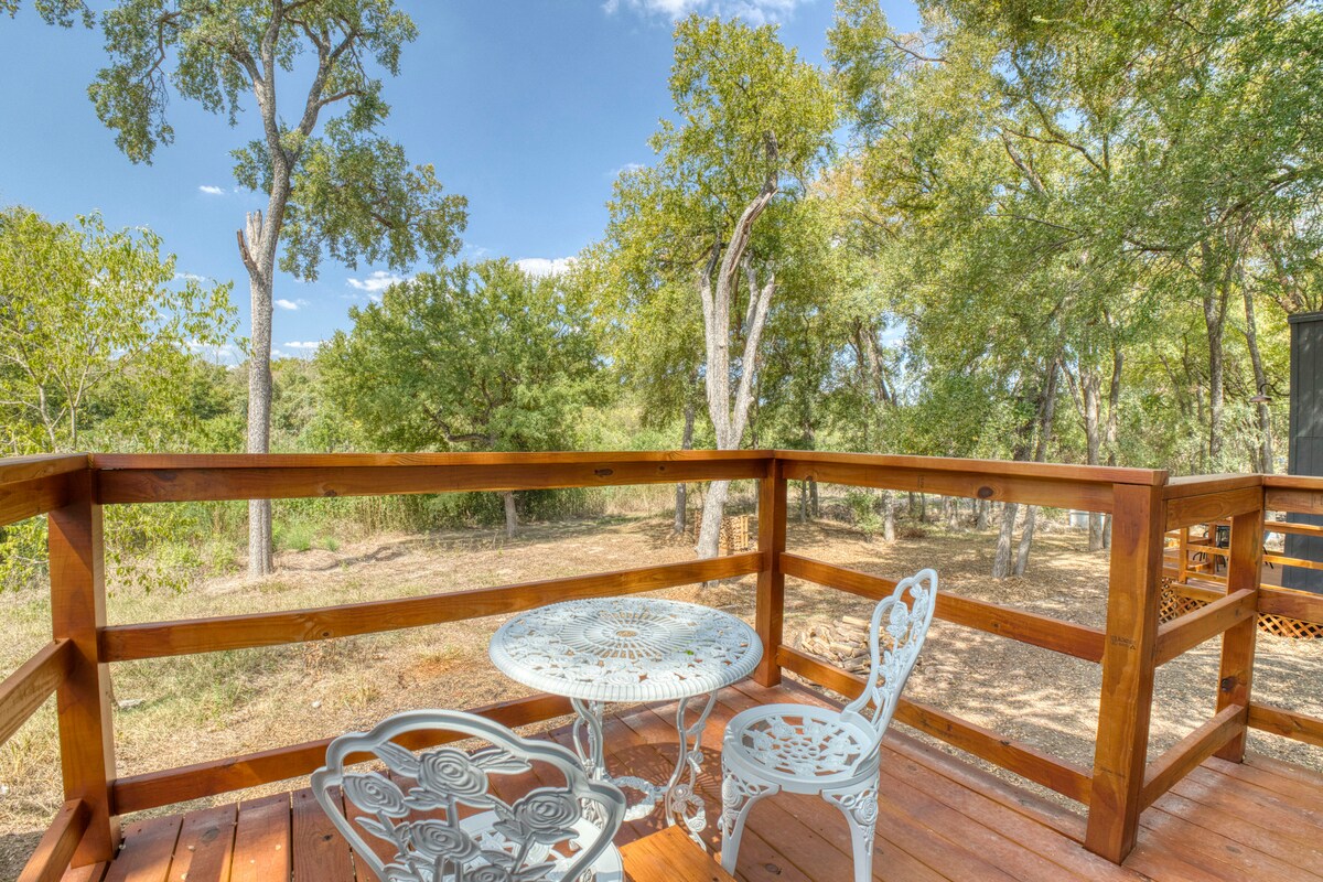 Bright & Spacious Stay: A+ Deck & Greenbelt Views!