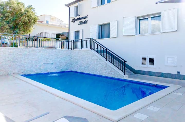 Apartment Katić With Shared Pool - A4 - Primošten