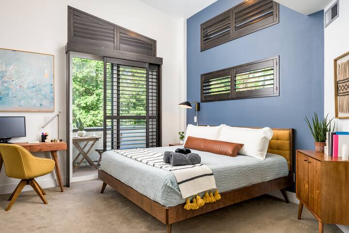 Wyandot House: Rooftop Hot Tub, Theater, Game Room gallery image 5