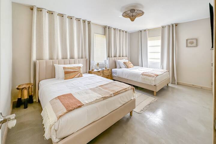 Coastal designer home gallery image 2