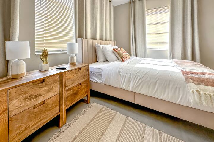 Coastal designer home gallery image 5