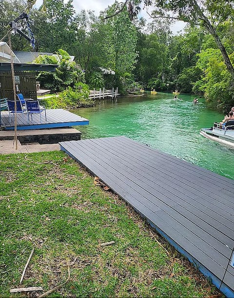 Main River Mermaid Kayaks for everyone, Sleeps 8