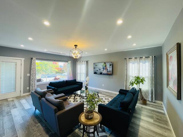 Green Lake 1st Line Home with Central AC gallery image 3