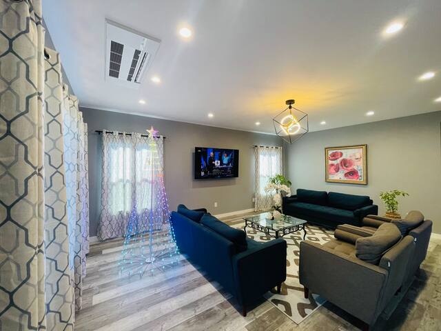 Green Lake 1st Line Home with Central AC gallery image 4