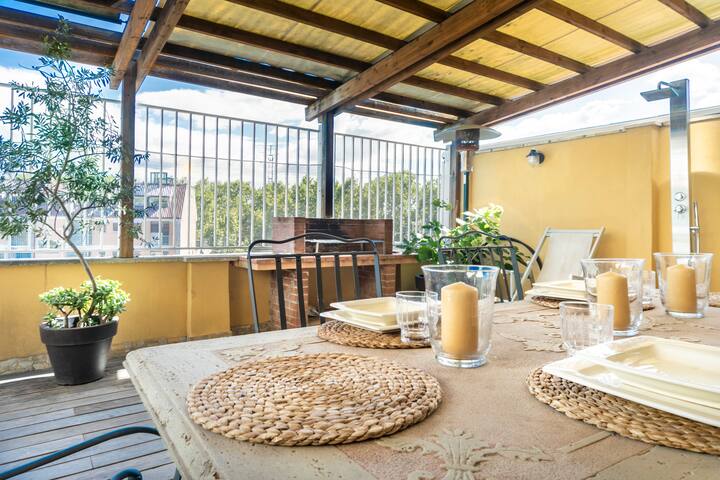 Luminoso attico con terrazza a Trastevere gallery image 5