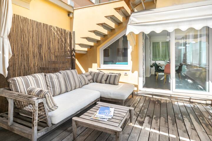 Luminoso attico con terrazza a Trastevere gallery image 3