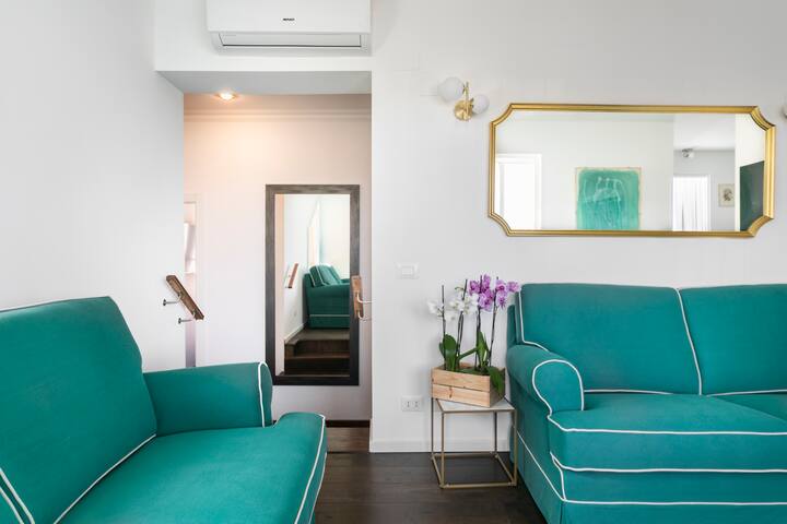 Luminoso attico con terrazza a Trastevere