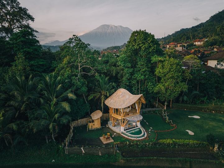 Brand NEW! A bamboo villa in Sidemen heart