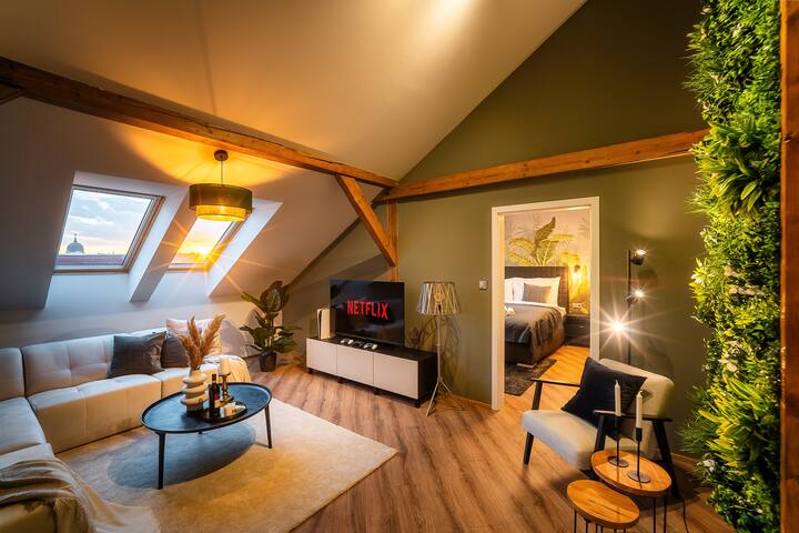 6BR Castle V!EWS A/C luxury Dolce Vita apartment gallery image 5