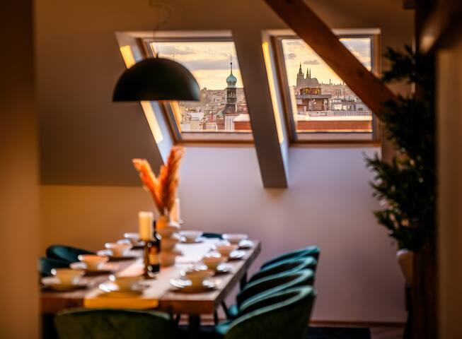 6BR Castle V!EWS A/C luxury Dolce Vita apartment gallery image 3