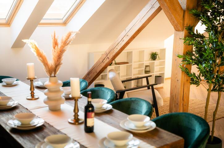 6BR Castle V!EWS A/C luxury Dolce Vita apartment gallery image 4