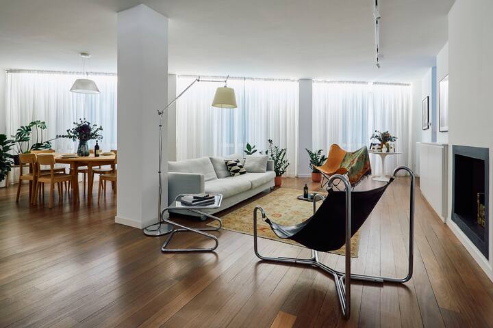 Bright, family friendly apartment, city centre gallery image 2