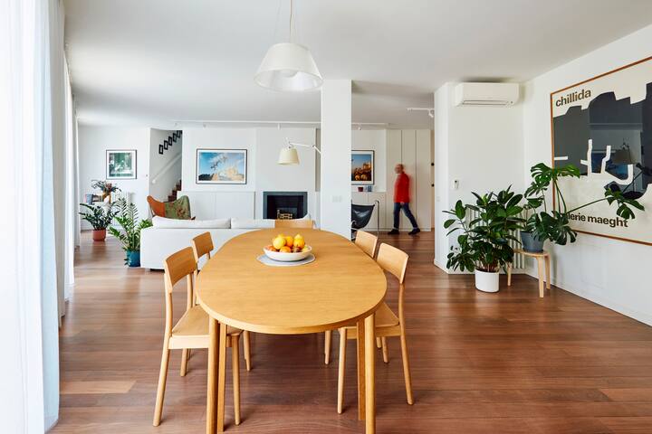 Bright, family friendly apartment, city centre gallery image 4