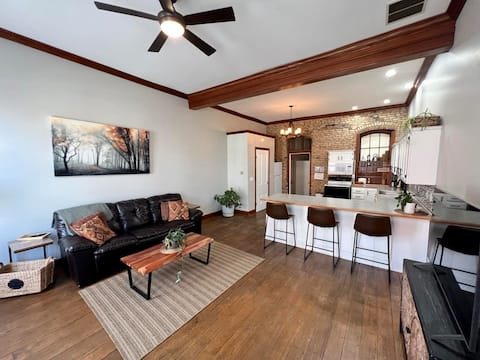 Historic Downtown Loft Apartment