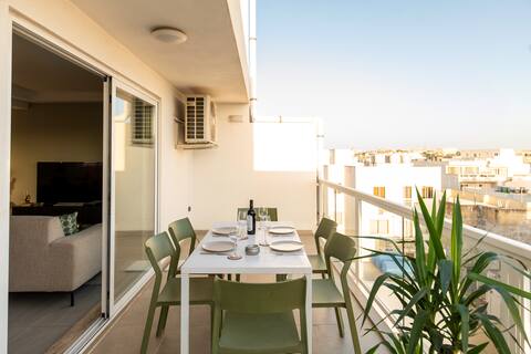 Modern & Spacious 3BD Apt With Terrace