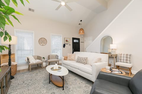 Quiet Acworth Townhome