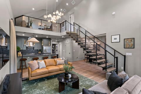 Successful Airbnb property: Designer 3BR 3BA + Lush Gazebo Steps to Riverwalk in Tampa