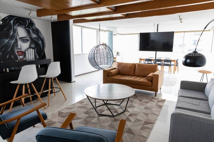 PH in Masaryk’s Best Location