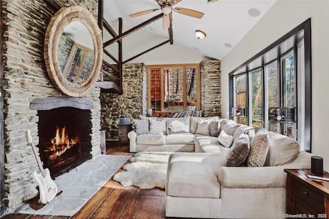 Riverfront Cottage-Pool-Hot Tub-Fireplace 35m>NYC